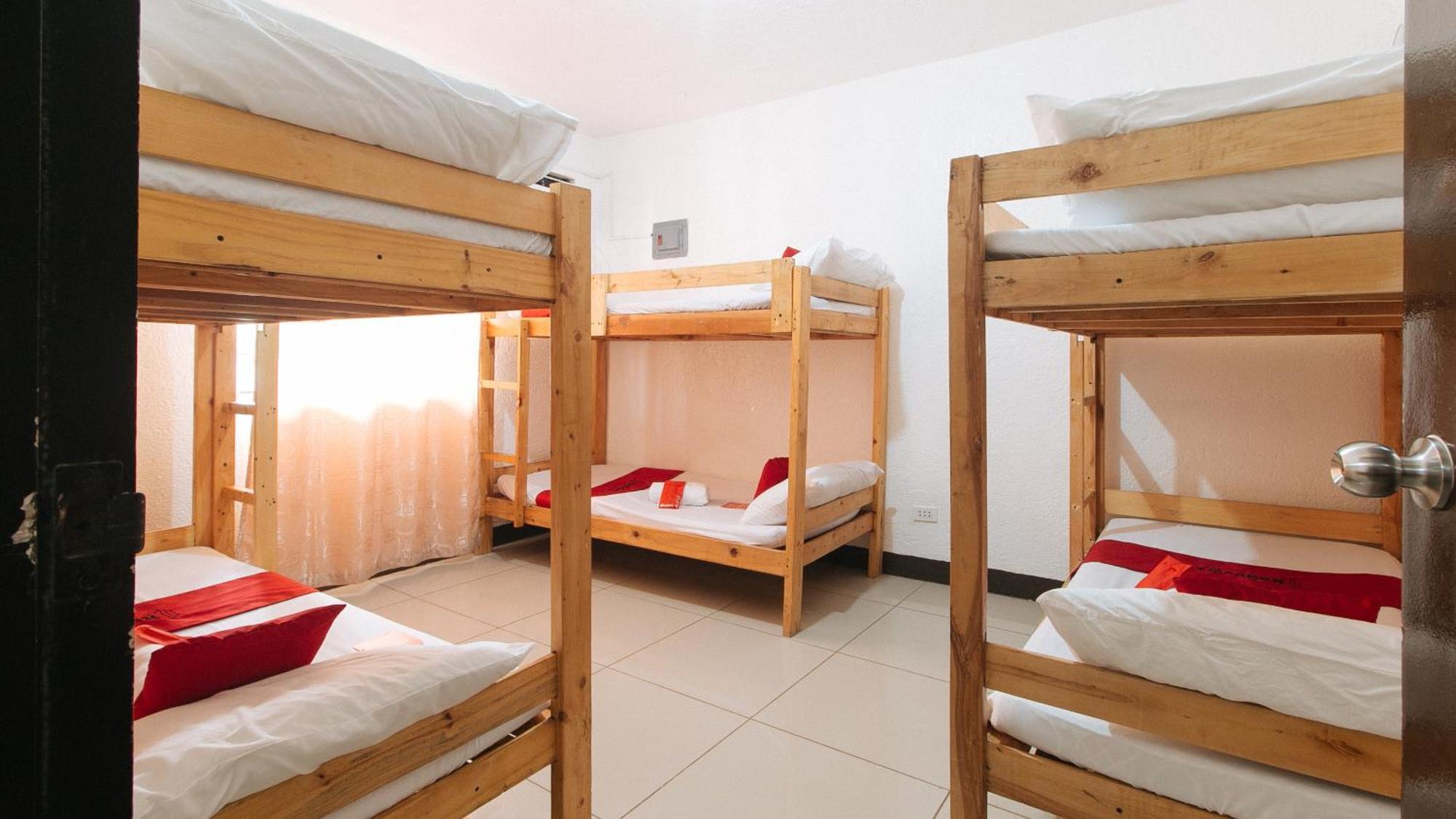 Reddoorz Plus Near Tambo Paranaque Paranaque City Exterior photo