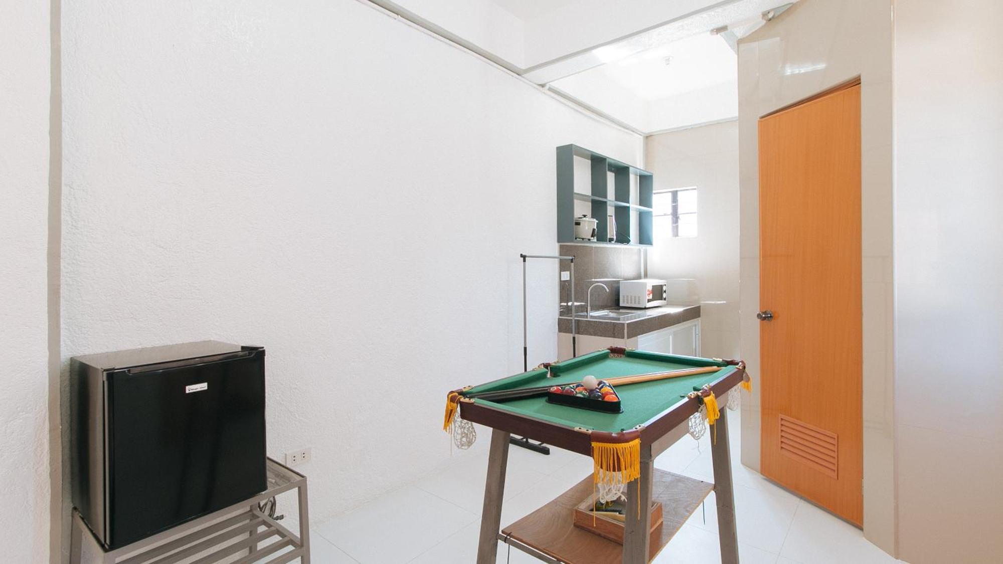Reddoorz Plus Near Tambo Paranaque Paranaque City Exterior photo
