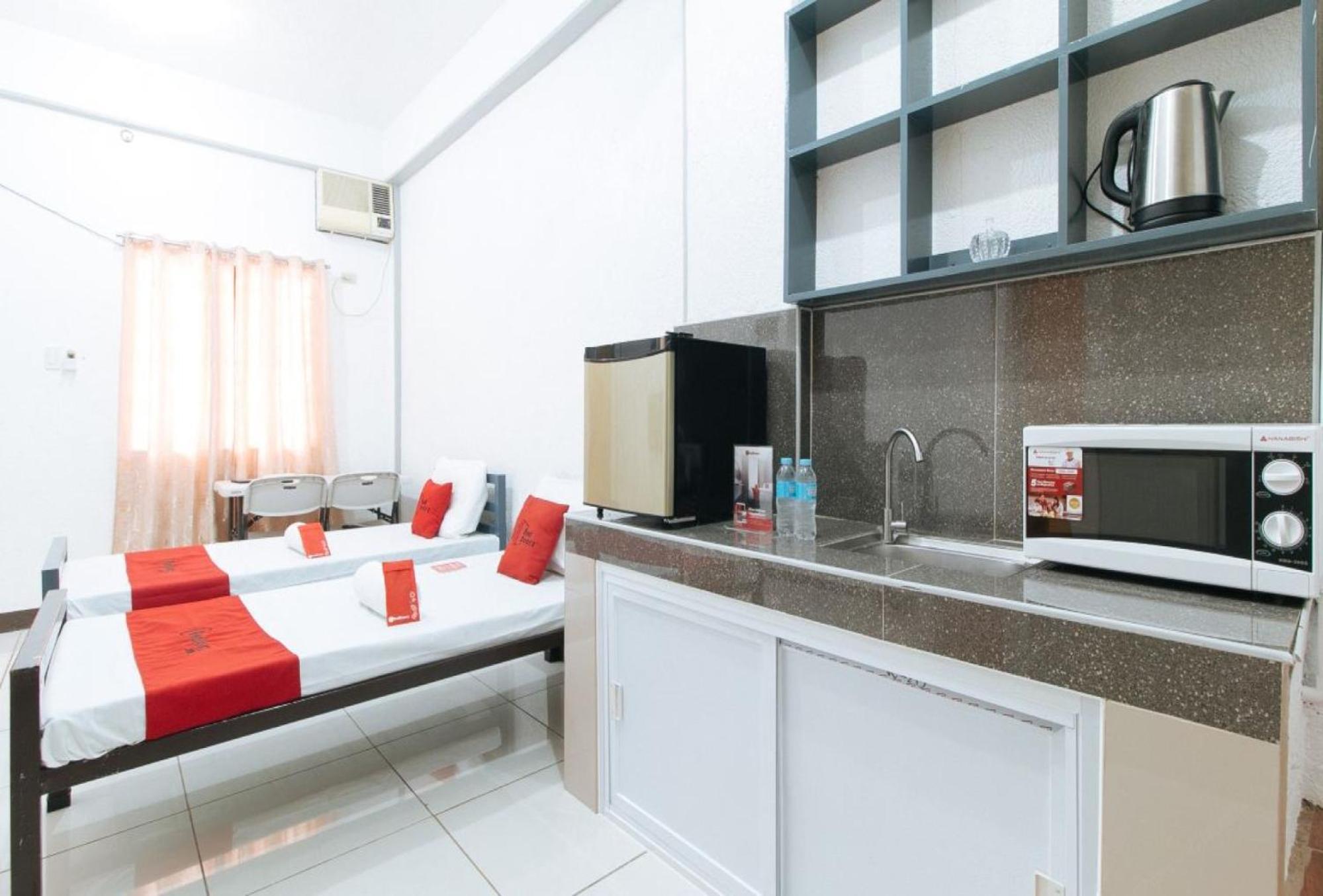 Reddoorz Plus Near Tambo Paranaque Paranaque City Exterior photo